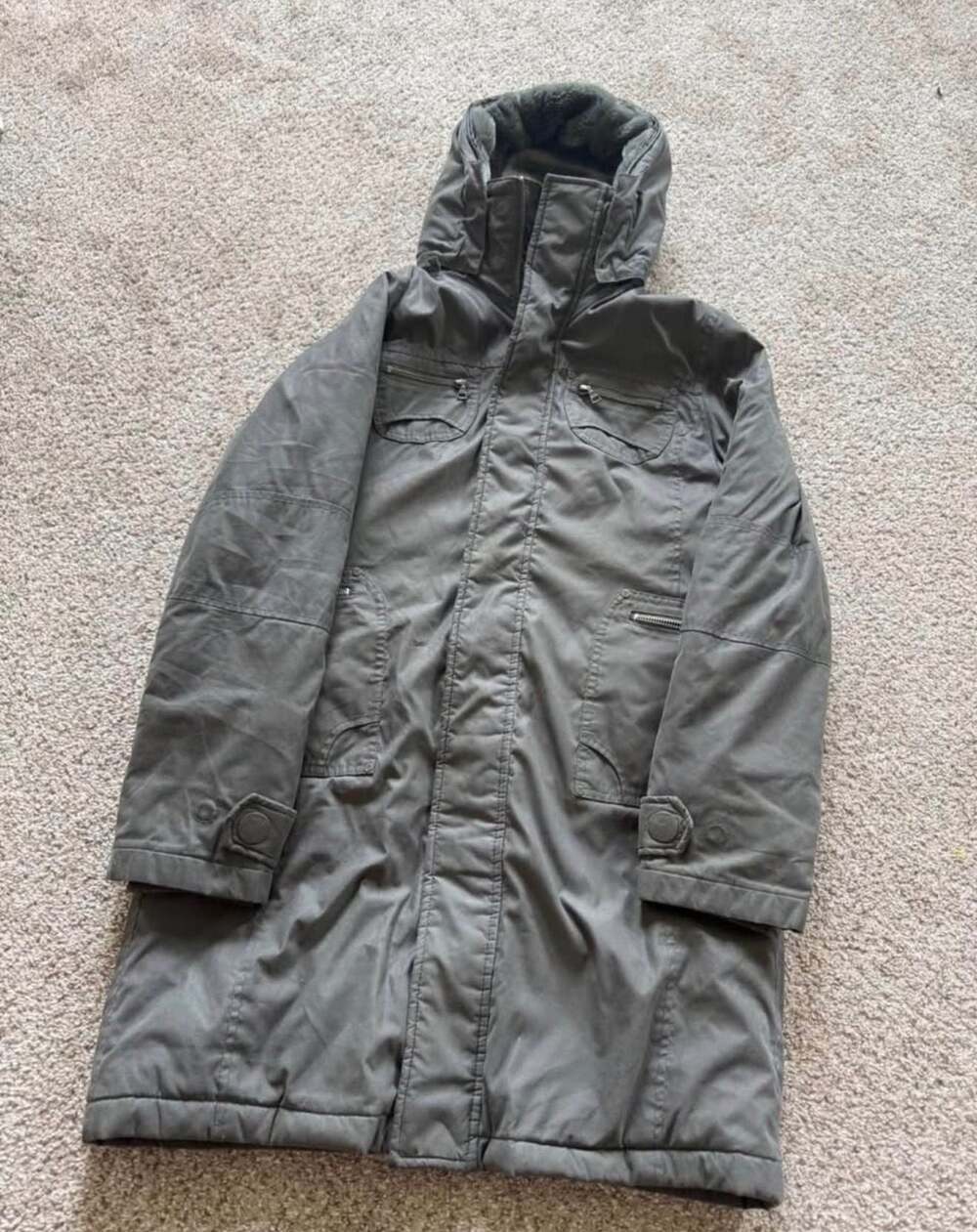 TNA Aritzia Bancroft Long Winter Parka Jacket Olive Green Size Medium